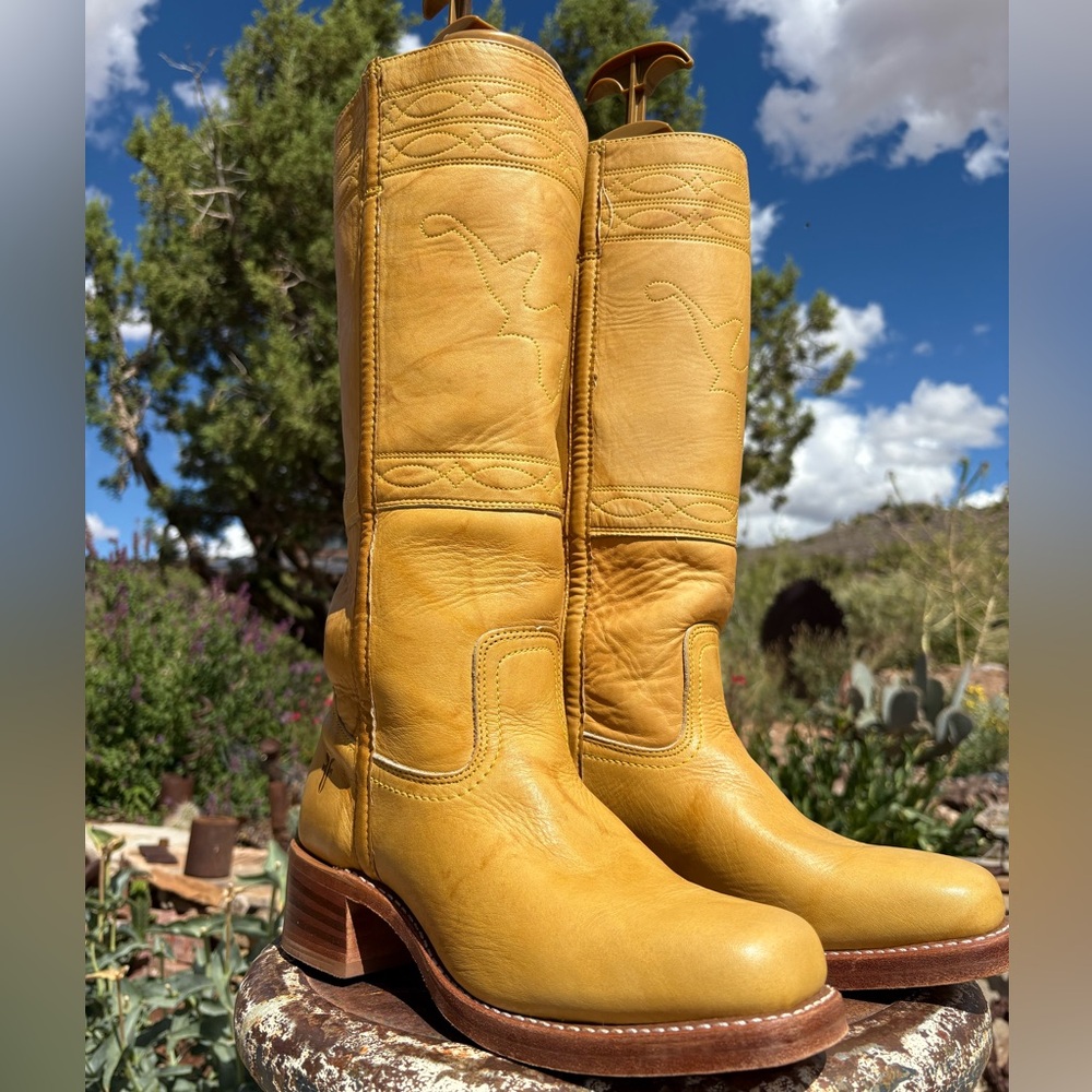 FRYE πΊπΈ Campus Longhorn Stitch Boots In Banana - Picture 4 of 16